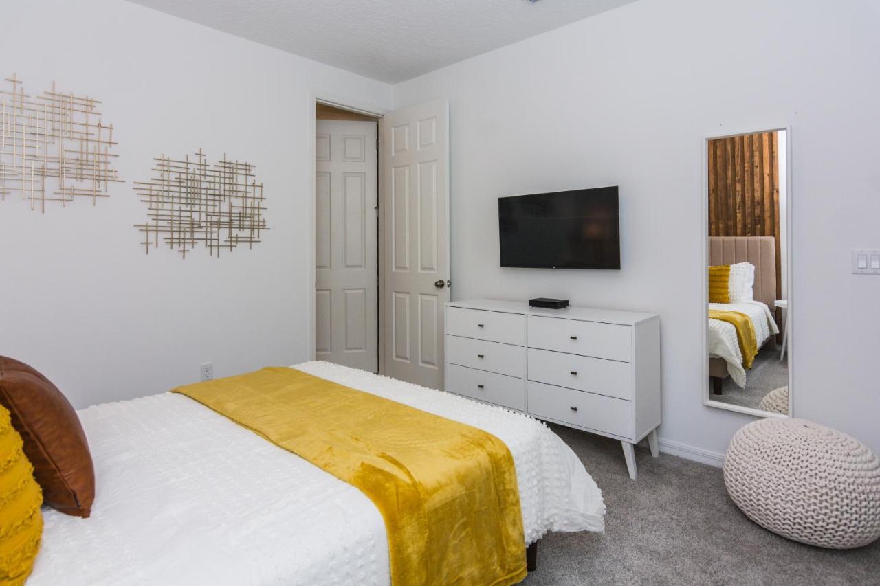 Brand New 9 Bedrooms House With Private Pool, Star Wars Game Room, Theme And View Sa2145 Holiday home Kissimmee