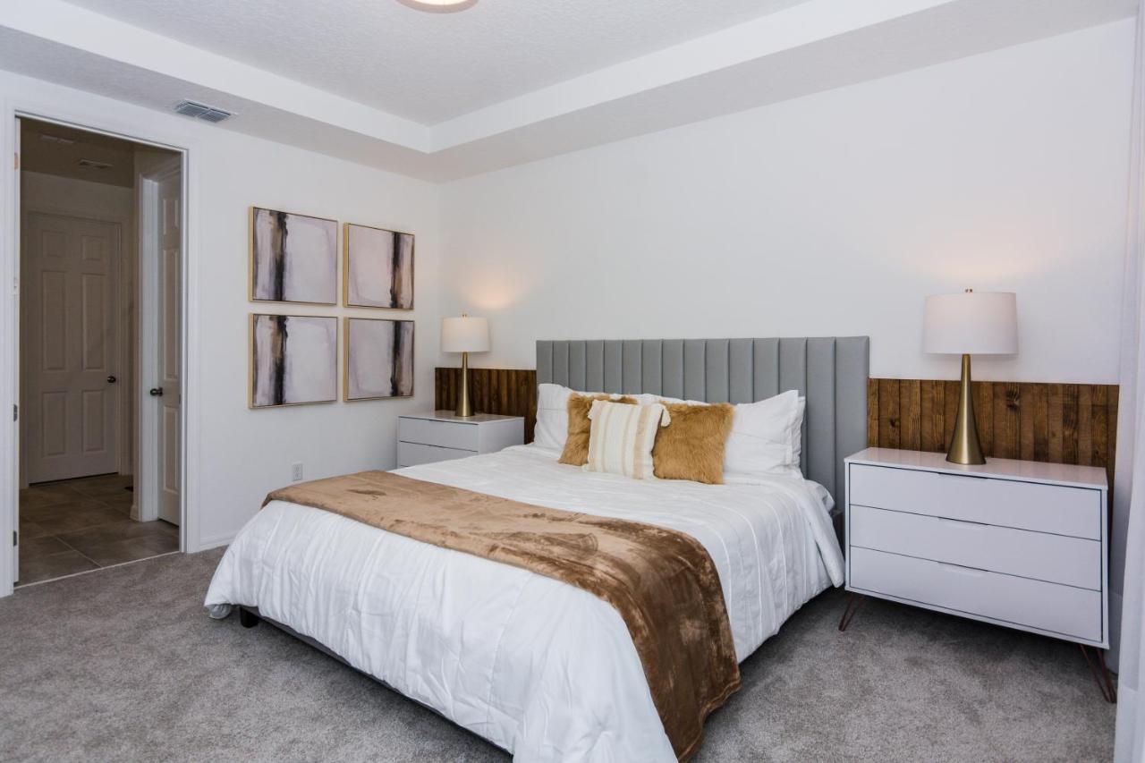 Brand New 9 Bedrooms House With Private Pool, Star Wars Game Room, Theme And View Sa2145 *